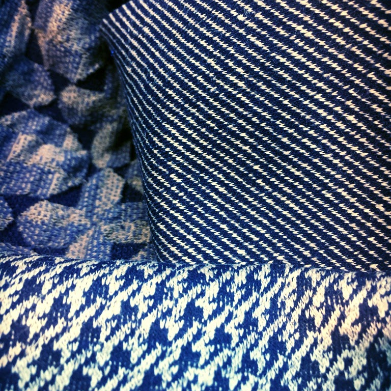 TESSUTO A MAGLIA TESSUTO A MAGLIA