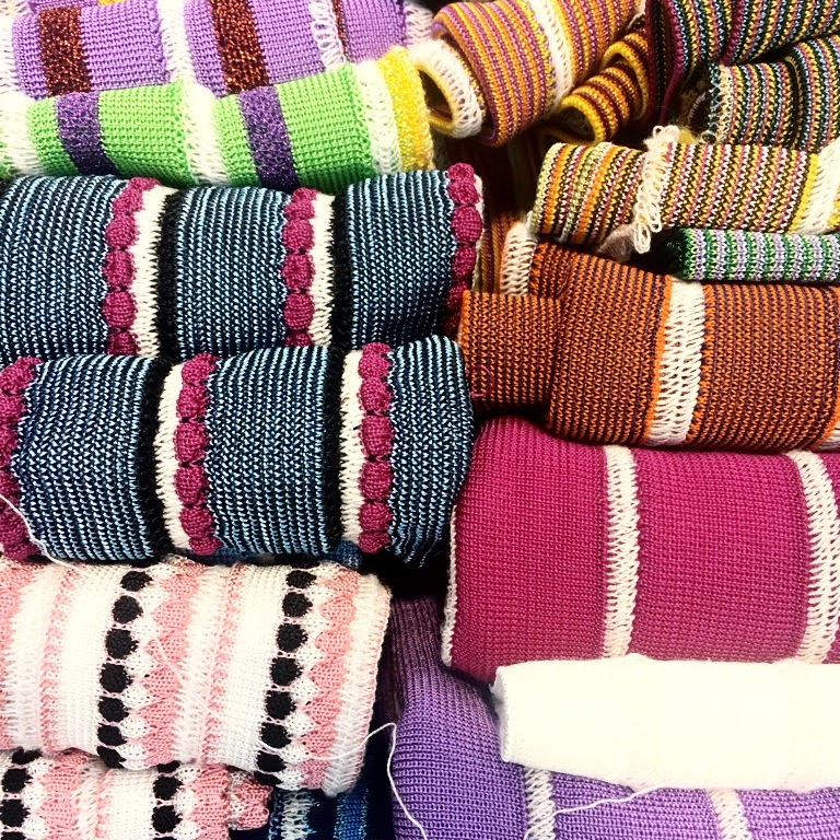 TESSUTO A MAGLIA TESSUTO A MAGLIA